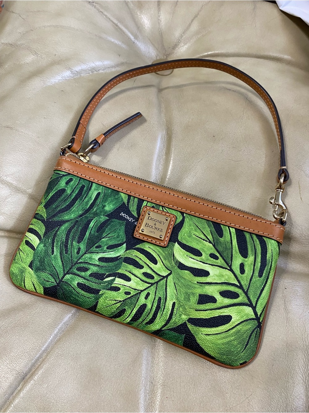 Dooney & Bourke Monstera Leaf Wristlet Wallet Tropical Print